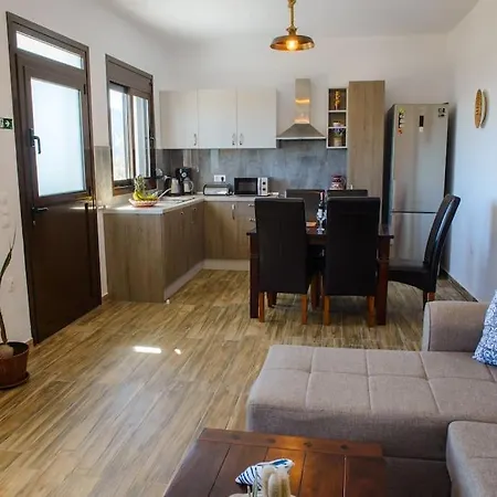 Blue Bay , First Floor Arhángelosz